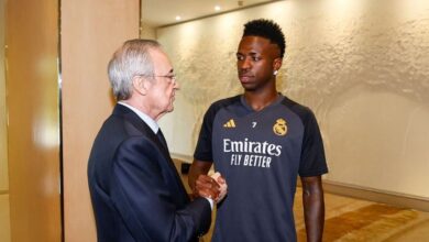 فينيسيوس جونيور لاعب ريال مدريد مع فلورنتينو بيريز