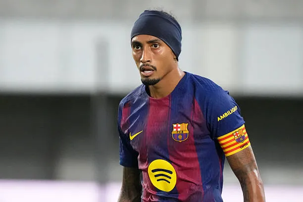 رافينيا يُفاجئ الجميع باختياره لقائد برشلونة الموسم المقبل