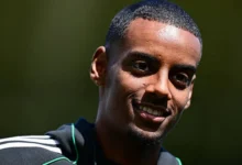 صفقة القرن تنهار.. نيوكاسل يرفض بيع إيزاك لليفربول!