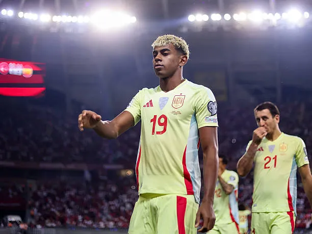 أول قرار حاسم من برشلونة بعد إصابة لامين يامال مع منتخب إسبانيا