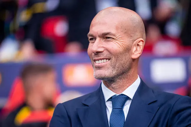 زيدان مدرب ريال مدريد السابق