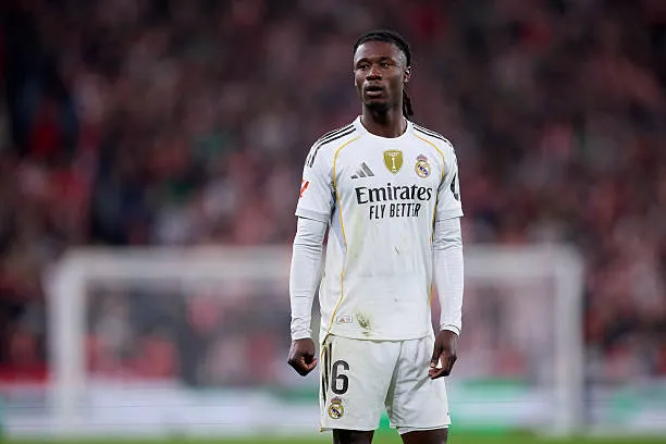 تشابي ألونسو يضع خطة خاصة لإعادة كامافينغا إلى مستواه