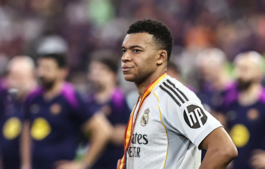 من هو اللاعب الأسوأ في ريال مدريد بعد الهزيمة ضد برشلونة؟